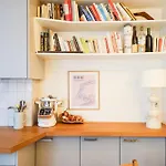 Beautiful Design Apt In Paris Near The Louvre
