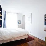 Beautiful Design Apt In Paris Near The Louvre